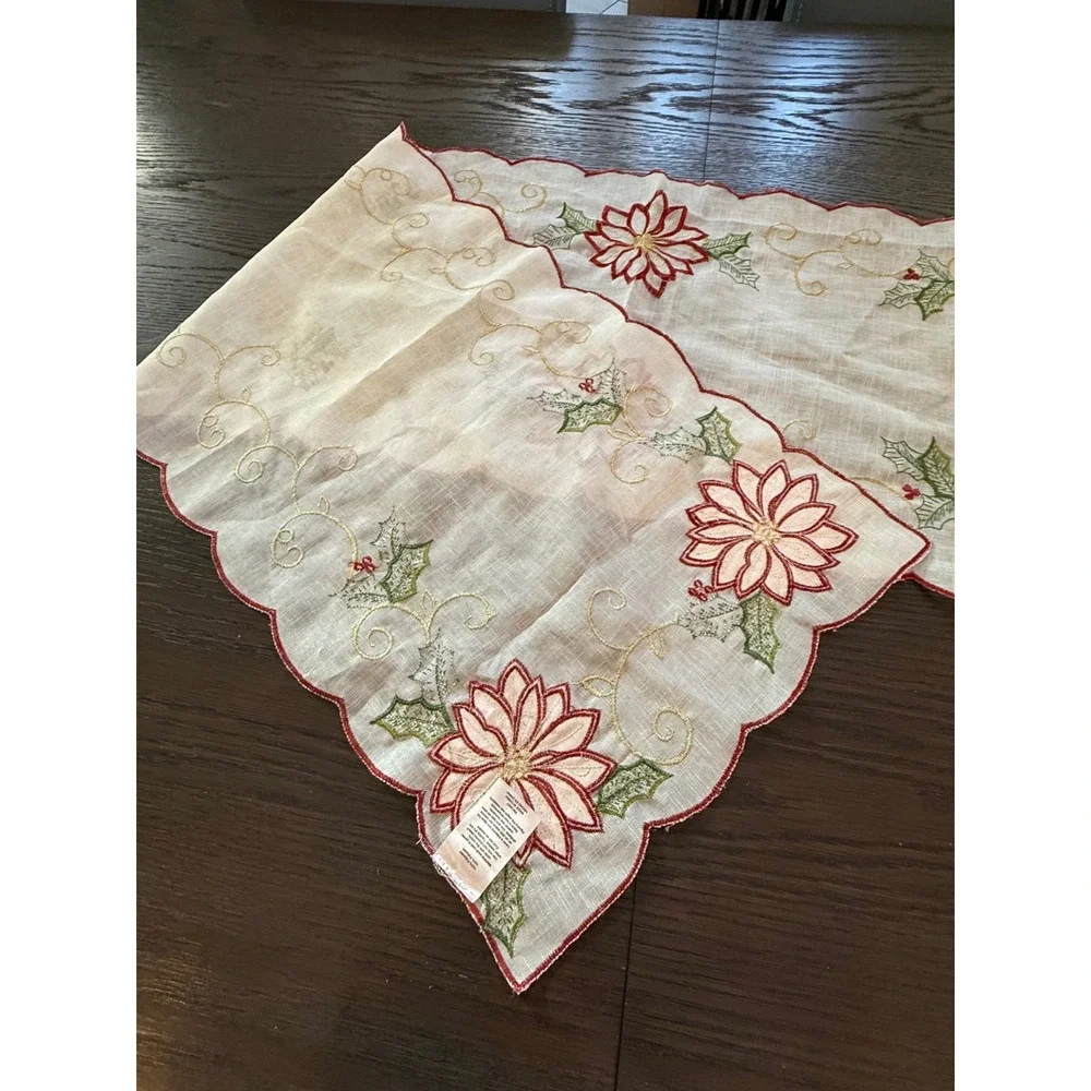 Vintage Ivory Embroidered Poinsettia Christmas Table Runner Red Scalloped Edge